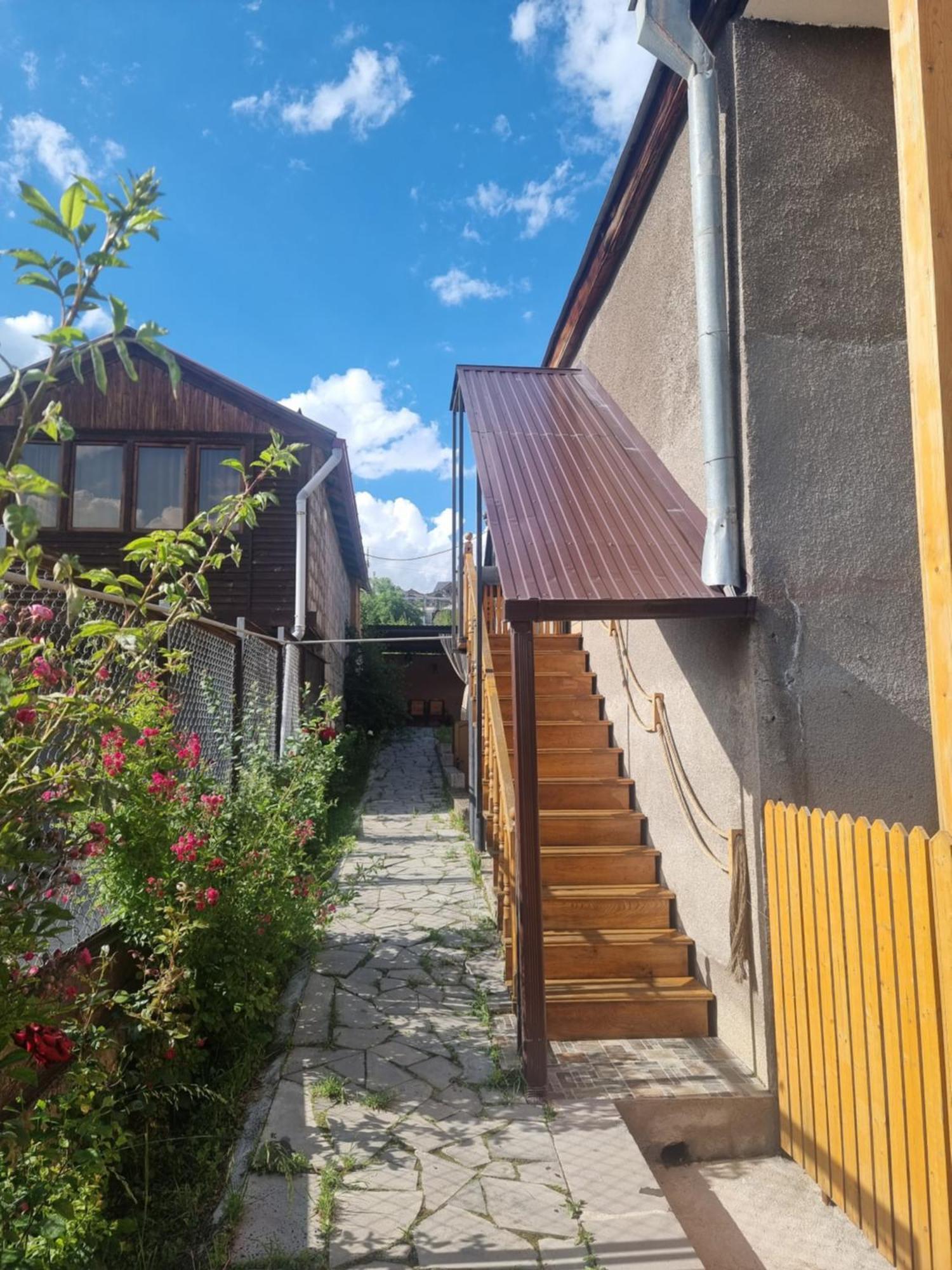 New Horizons , Apartment With 5 Bedrooms, Whole Apartment, Апартмент Целиком ดีลีจาน ภายนอก รูปภาพ