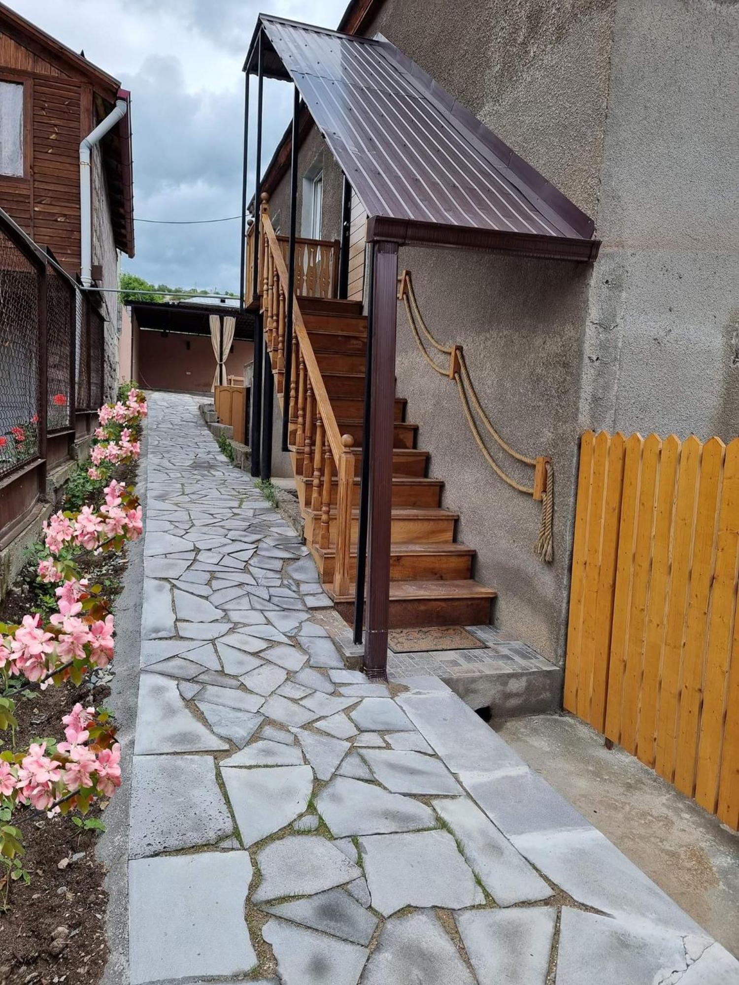 New Horizons , Apartment With 5 Bedrooms, Whole Apartment, Апартмент Целиком ดีลีจาน ภายนอก รูปภาพ